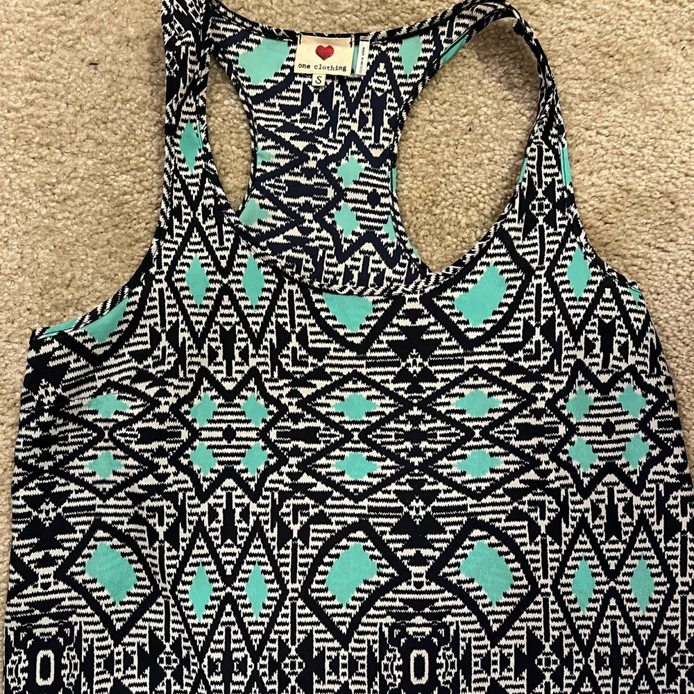 Patterned Cropped Tank Top - Picture 1 of 1